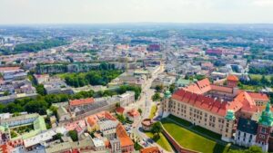 Ulica Wielicka w Krakowie – komunikacyjna oś południa miasta. Dlaczego warto mieszkać w jej sąsiedztwie?